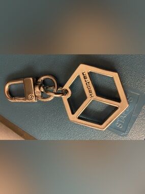 Vintage Hedgren Metal Luggage Keychain Key Ring Souvenir